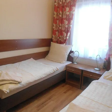 Hotell Pod Platanami *