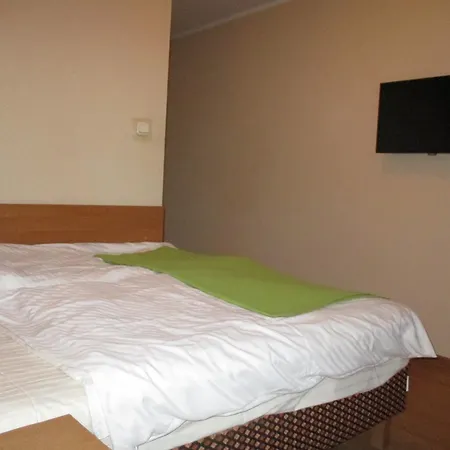 Pod Platanami Hotel *