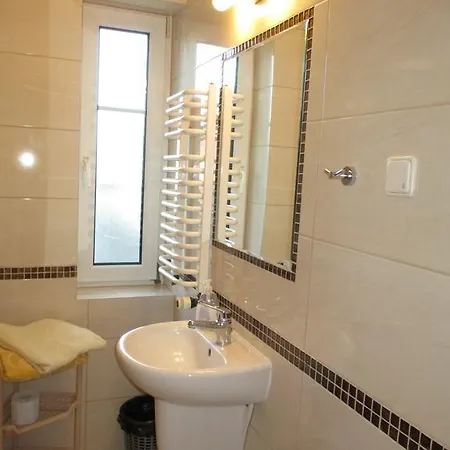 Pod Platanami Hotell