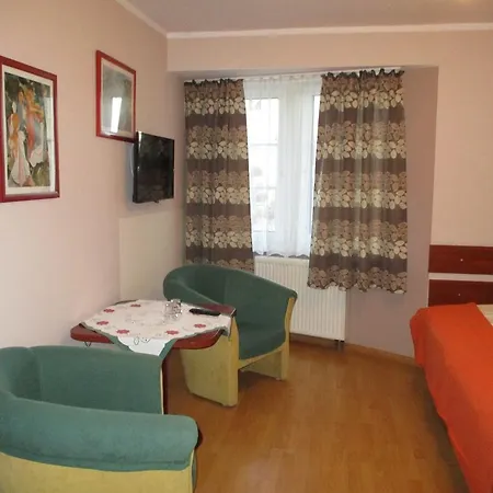 Pod Platanami Hotel *