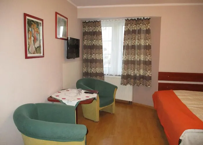 Pod Platanami Hotel *